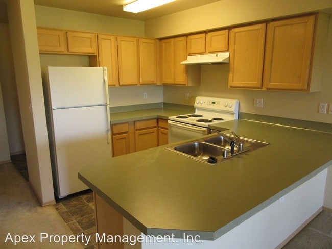 Building Photo - 516 TREMONT Ave