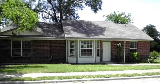 Building Photo - 4102 Opal Ave