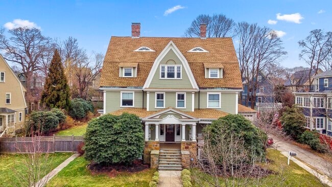 Building Photo - 10 Upland Ave