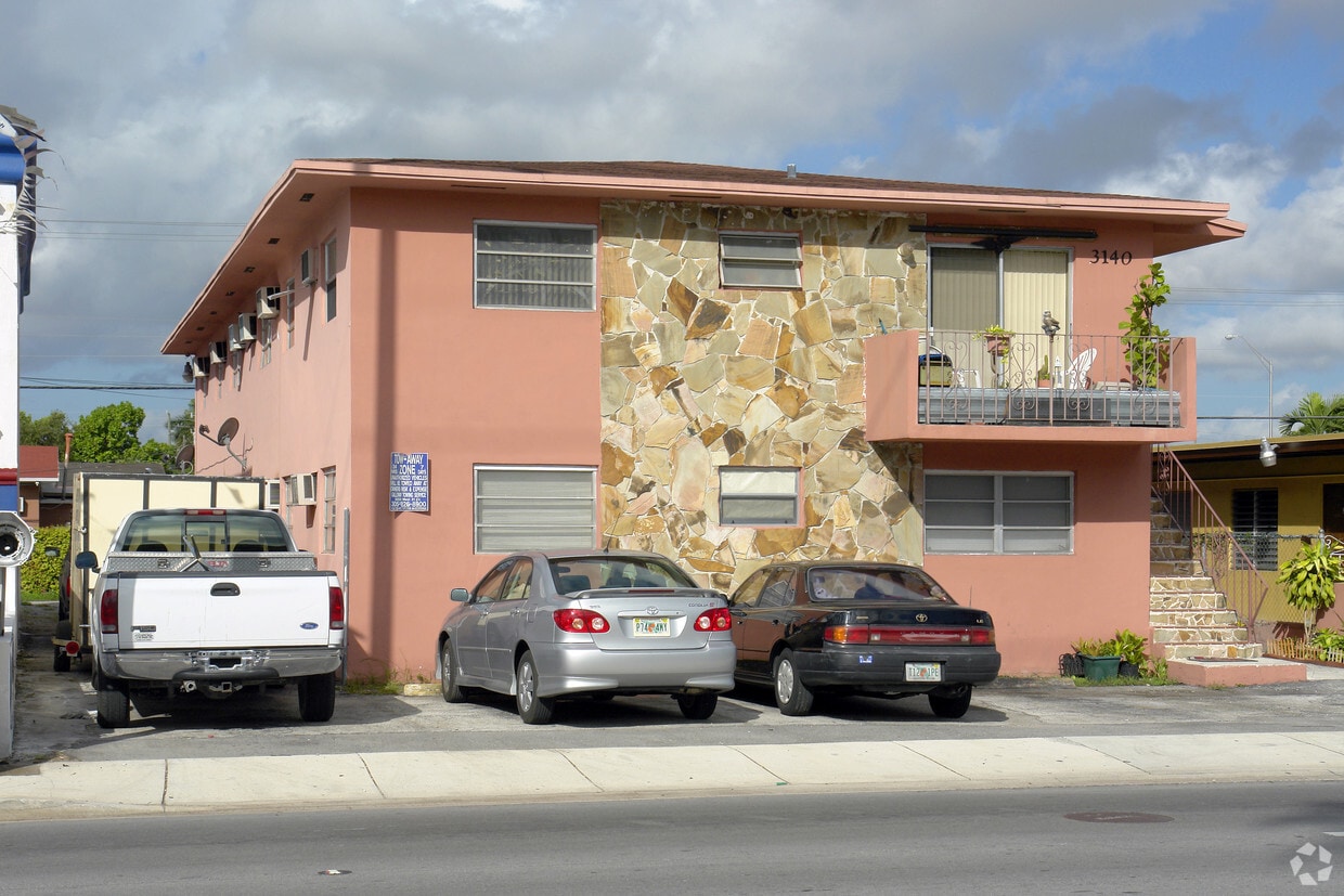 Building Photo - 3140 Palm Ave