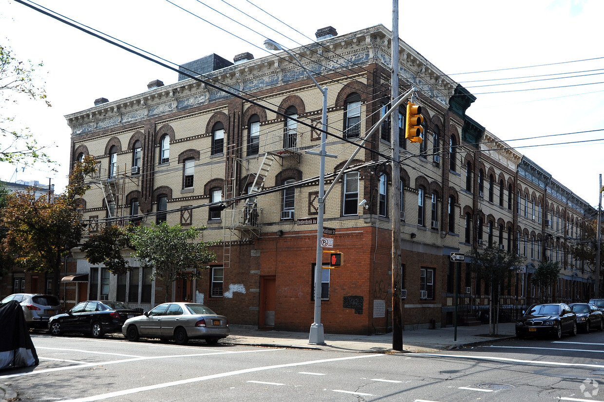 Primary Photo - Onderdonk Apartments