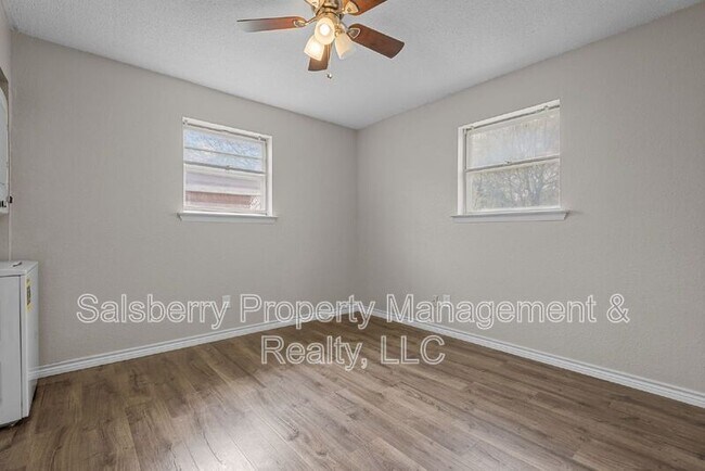 Foto del edificio - 1213 NW 3rd Ave