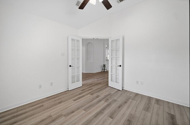 Foto del edificio - 2360 Collin Dr