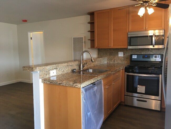 Foto del edificio - Gorgeous Remodeled 2 Beds + 2 Bath Condo i...