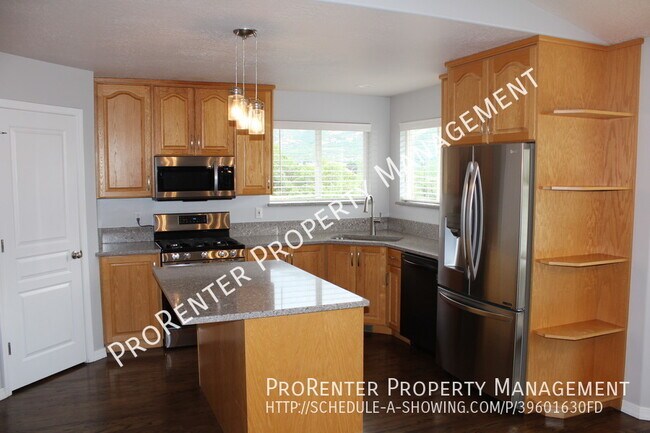 Building Photo - 5 Bed, 3.5 Bath Layton Home on Culdesac