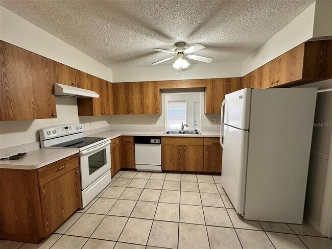 Foto del edificio - 23175 Olean Blvd
