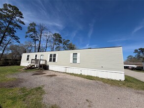 Building Photo - 3510 Fox Dr