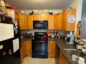Building Photo - 86 Endicott St