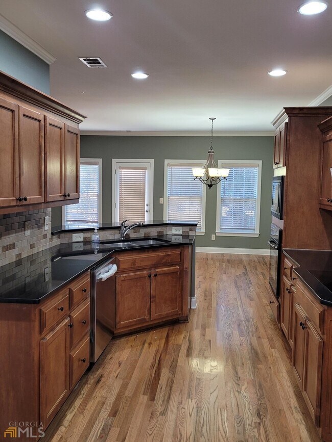 Building Photo - 4043 Towne Creek Cove NW