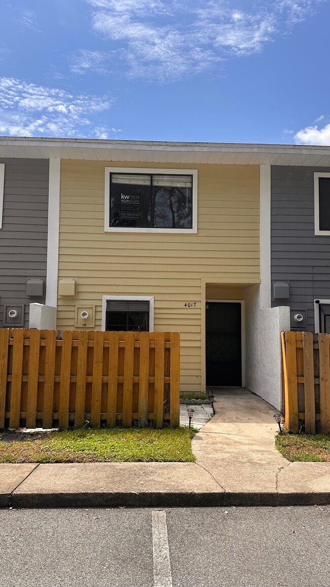 Building Photo - 4017 SW 20th Ln