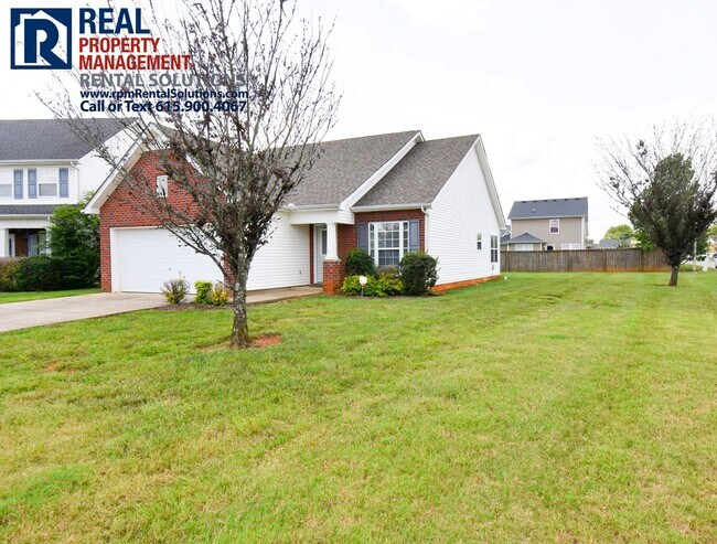 Building Photo - Beautiful 3BR/2BA+Bonus loft, 2 car garage...