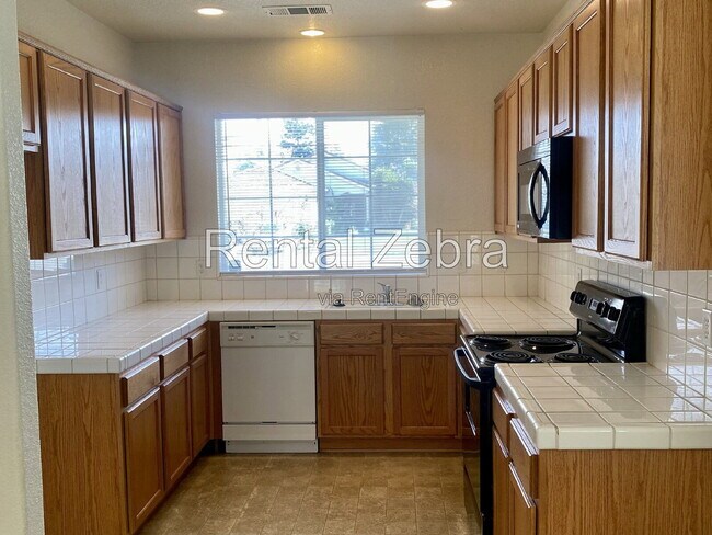 Building Photo - 2645 Mira Ct