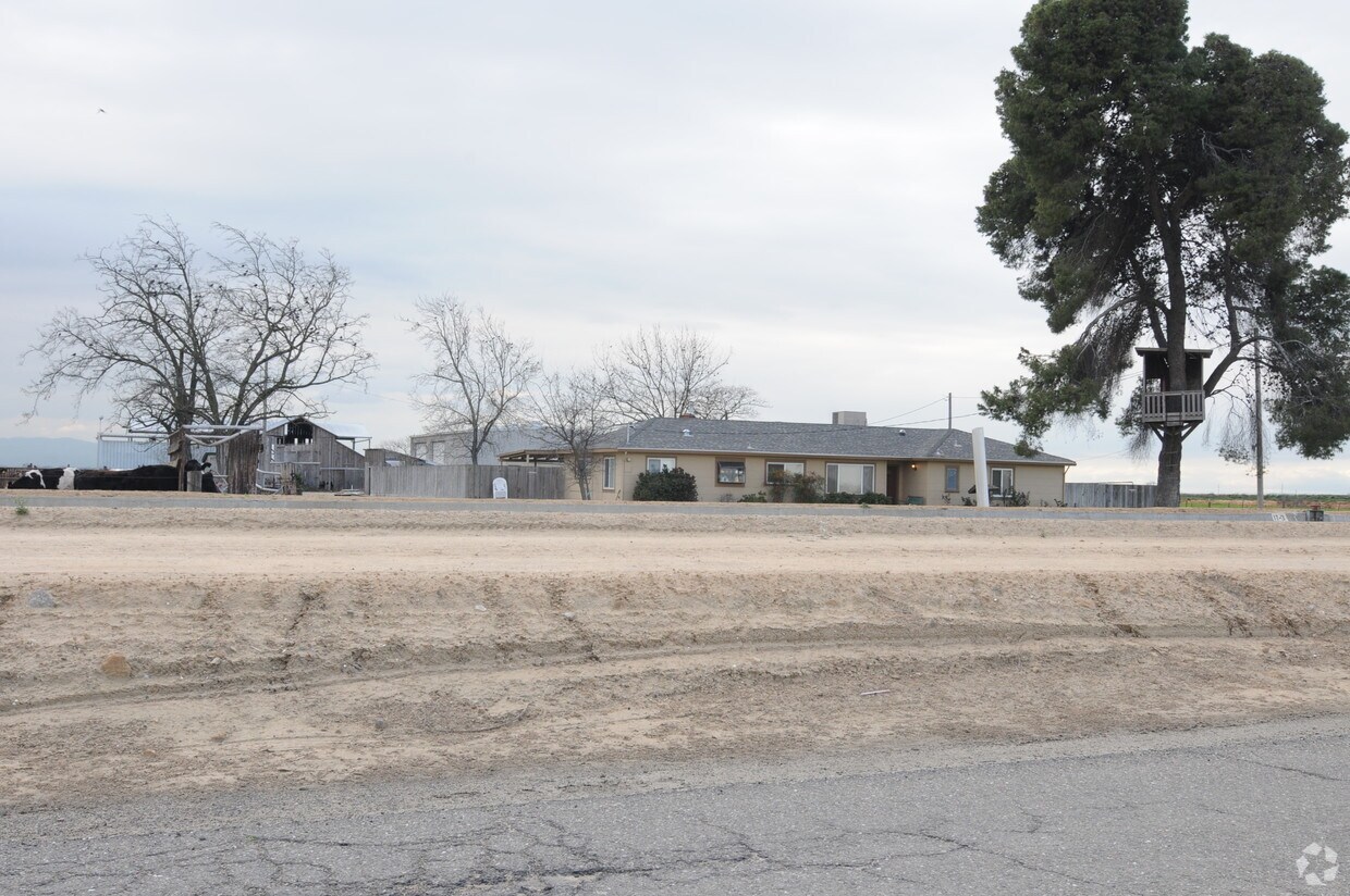 Primary Photo - 4525 S Morgan Rd