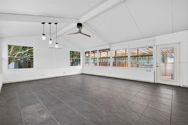 Building Photo - 5883 Darren Ct