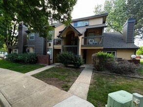 Building Photo - 3565 Windmill Dr