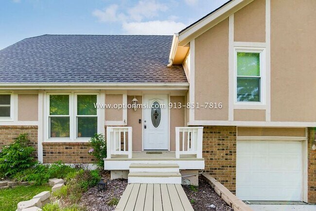 Building Photo - Welcome home~ Great home in Two Trails sub...