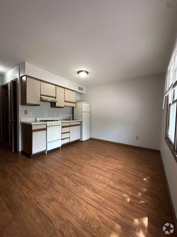 Building Photo - 1612 Tippecanoe Dr