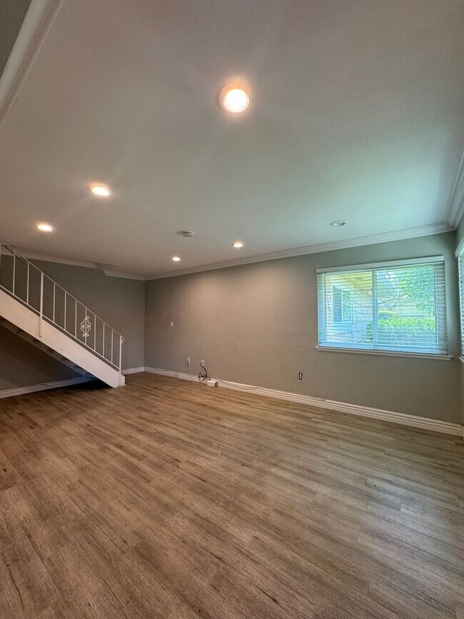 Foto del edificio - Modern 2 Bed 1 Bath Townhouse in San Juan ...