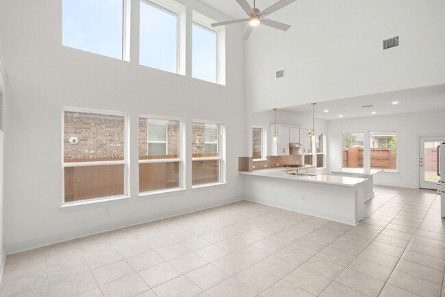 Building Photo - 12807 Dewberry Crk