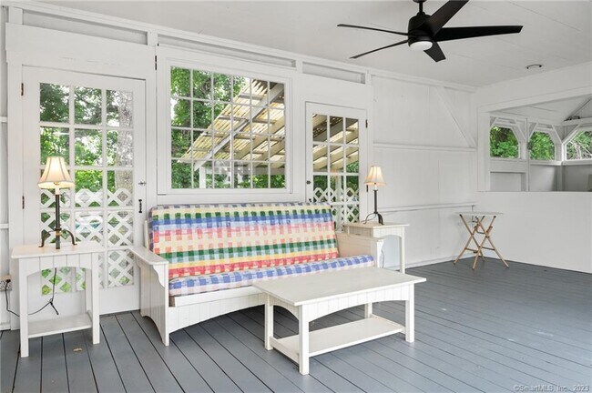 Foto del edificio - 55 Good Hill Rd