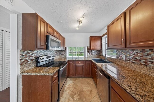 Foto del edificio - 6070 NW 64th Ave