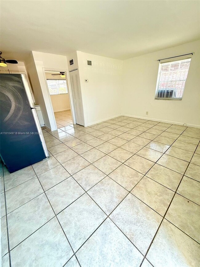 Foto del edificio - 823 NW 9th St