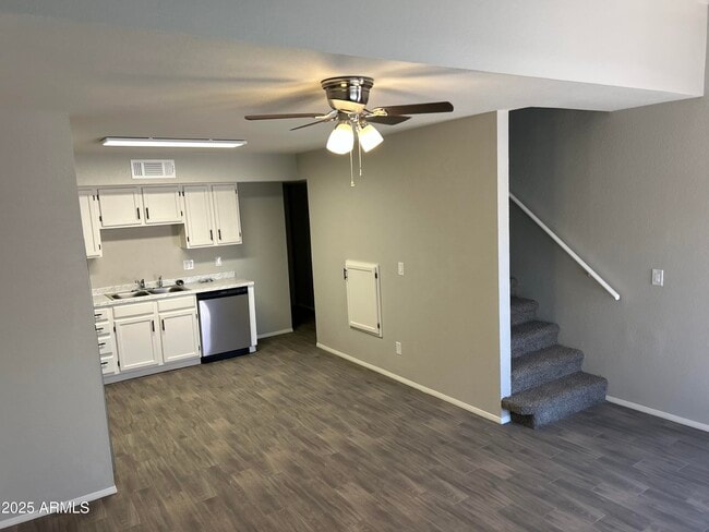 Foto del edificio - 6157 E Glencove St
