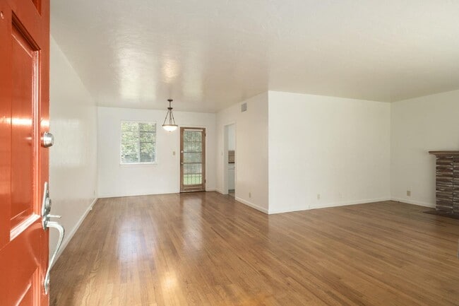 Foto del edificio - 829 E Garland Ave