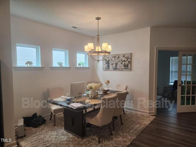 Foto del edificio - 396 Bent Willow Dr