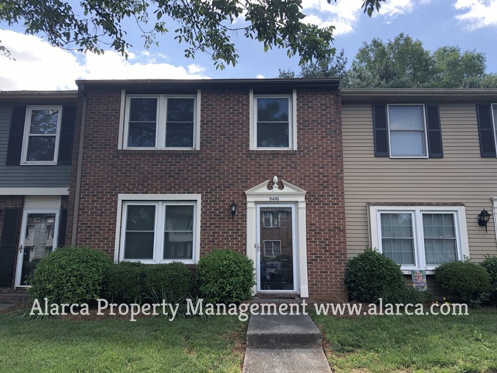 3 bedroom 2 1/2 bathroom Townhouse Townhouse for Rent in