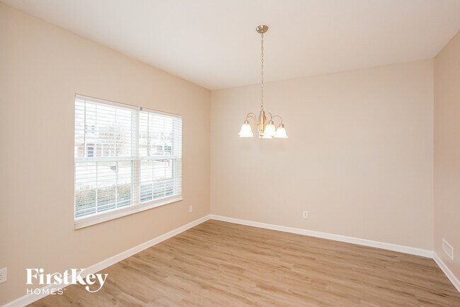 Building Photo - 970 Retford Dr