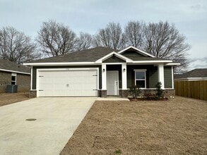 Building Photo - 1102 Mayme Ct