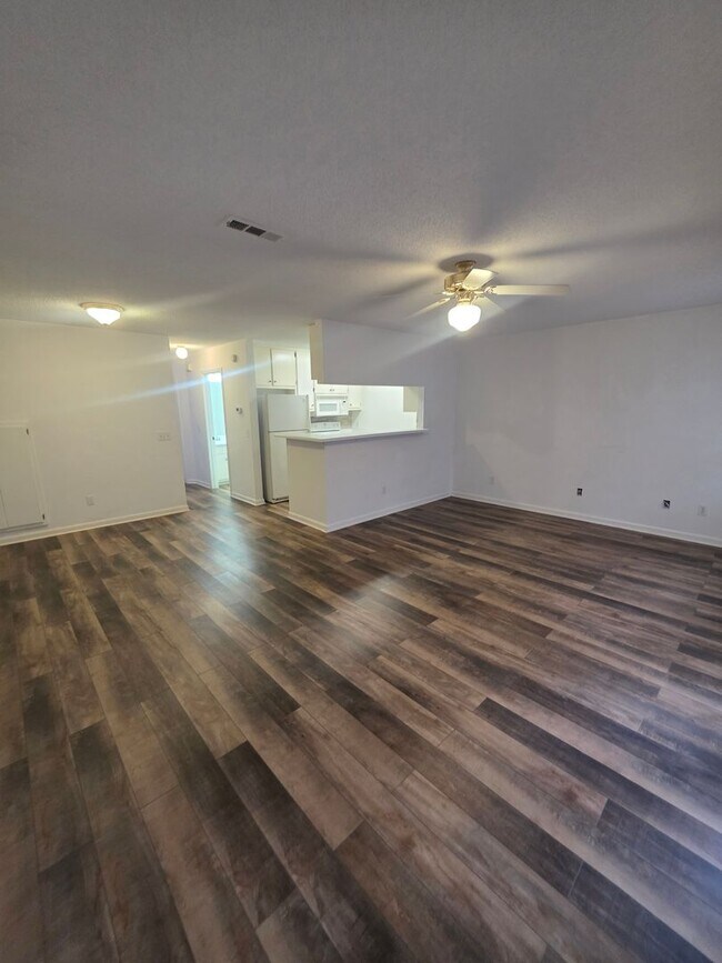 Foto del edificio - 203 Woodrun Dr