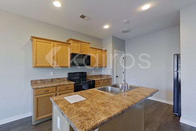 Building Photo - 7071 Shadesbrook Dr