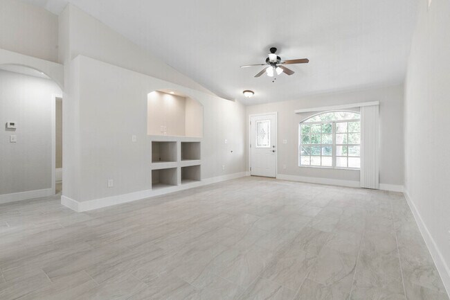Foto del edificio - 884 Winchester St