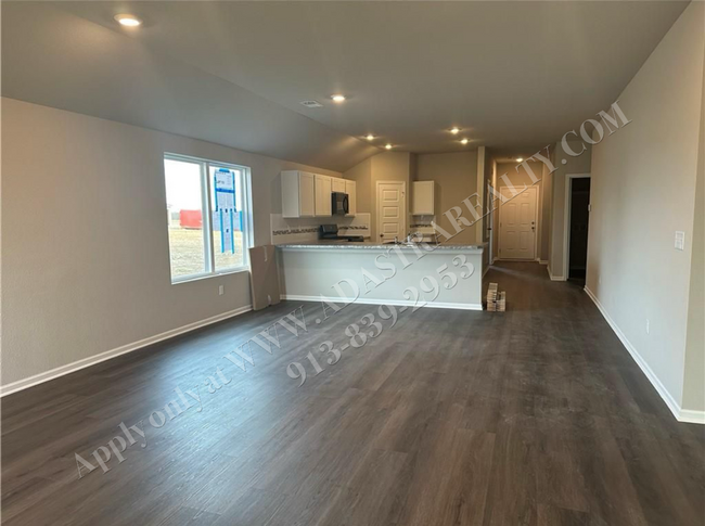 Building Photo - Brand NEW!! Spacious 4 Bed 2 Bath Home in ...