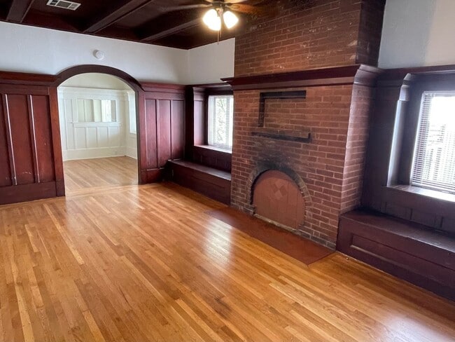 Foto del edificio - Charming & Bright 3 Bedroom 1 Bathroom Home Walking Distance to SJSU