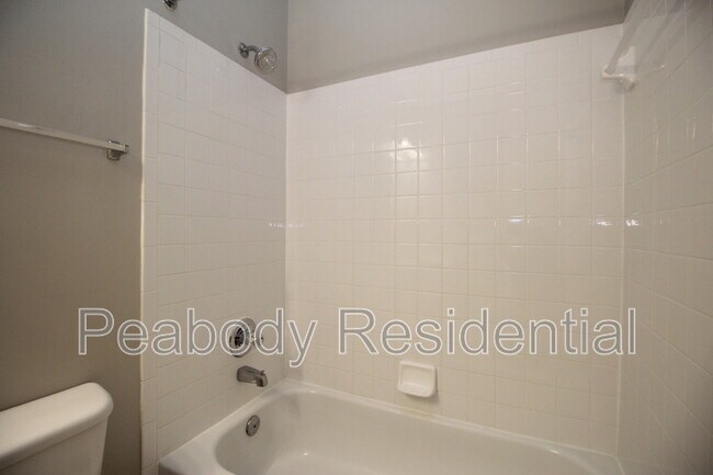 Foto del edificio - 2651 Park Tower Dr