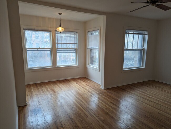 Foto del edificio - Updated Very Large 2 BR In Uptown