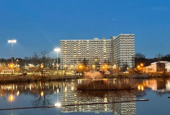 Parte trasera del edificio - 4600 Duke St