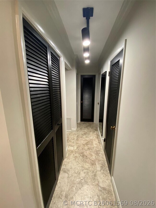 Foto del edificio - 4040 N Hills Dr