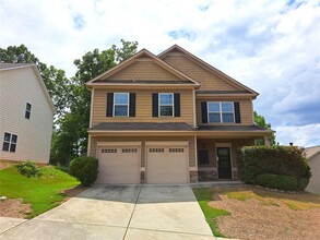 Building Photo - 867 Pine Ln