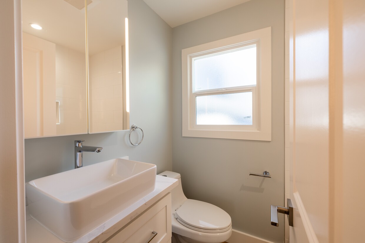 Photo - 933 University Ave (Berkeley, CA)