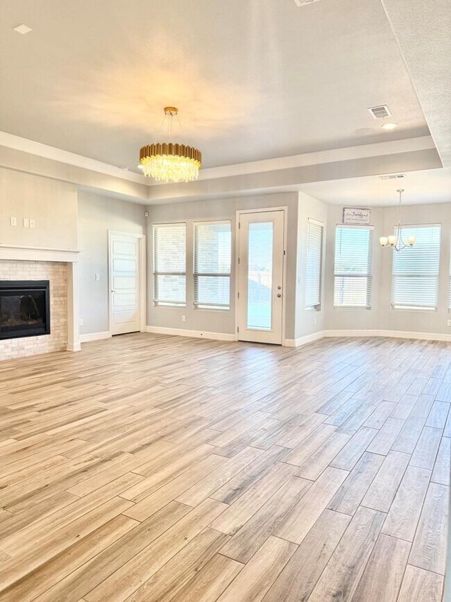 Building Photo - 3907 Yorkshire Dr