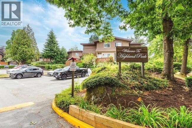 Building Photo - 315 Highland Way