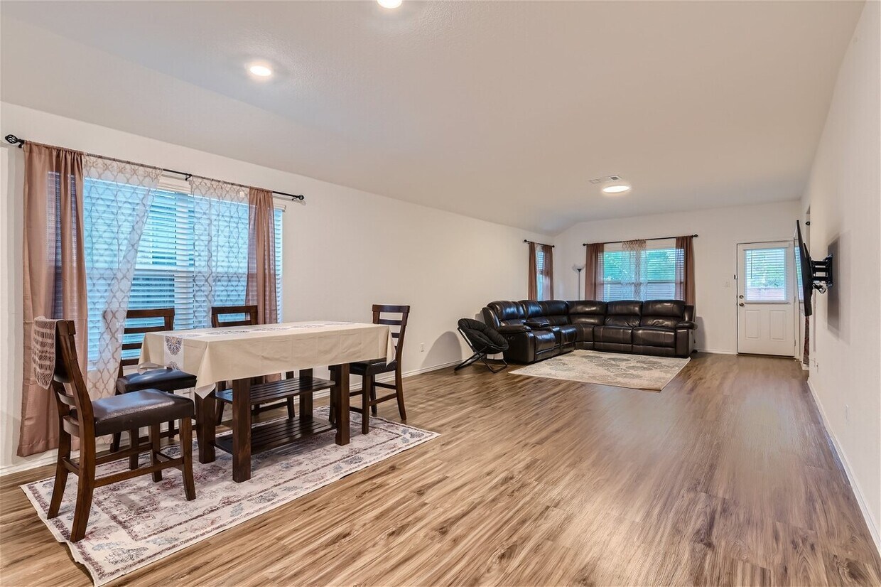 Building Photo - 1206 Chad Dr, Round Rock, Texas 78665