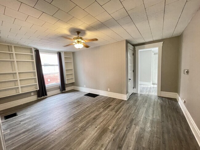Building Photo - 93 S Balch St
