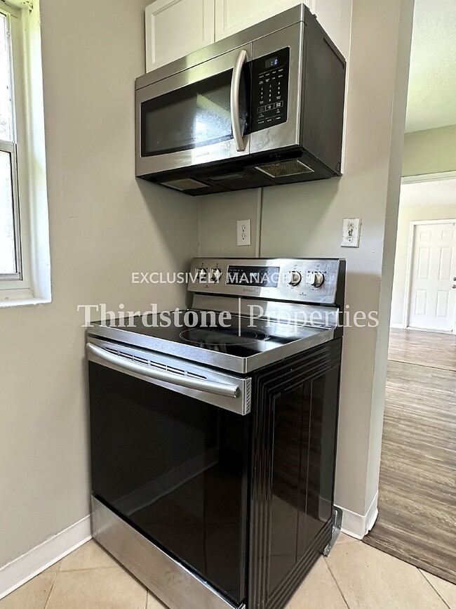 Foto del edificio - 5314 Baycrest Rd, Jacksonville, FL 32205