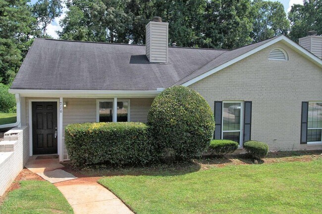 Foto del edificio - 716 Greenvale Rd NW