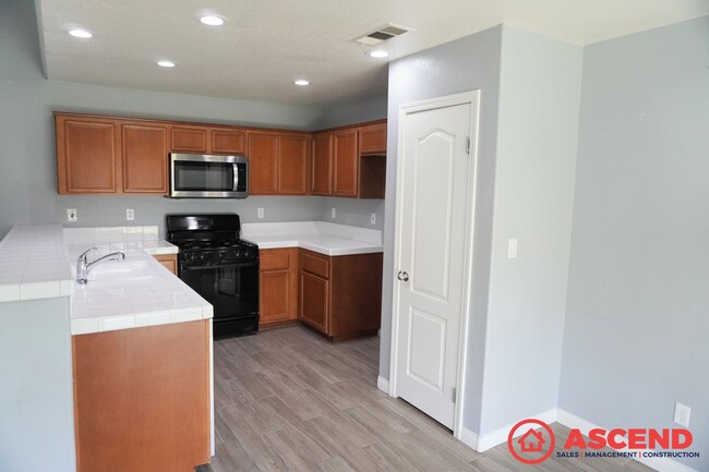 Foto del edificio - Beautiful Home Close to Golf Course!